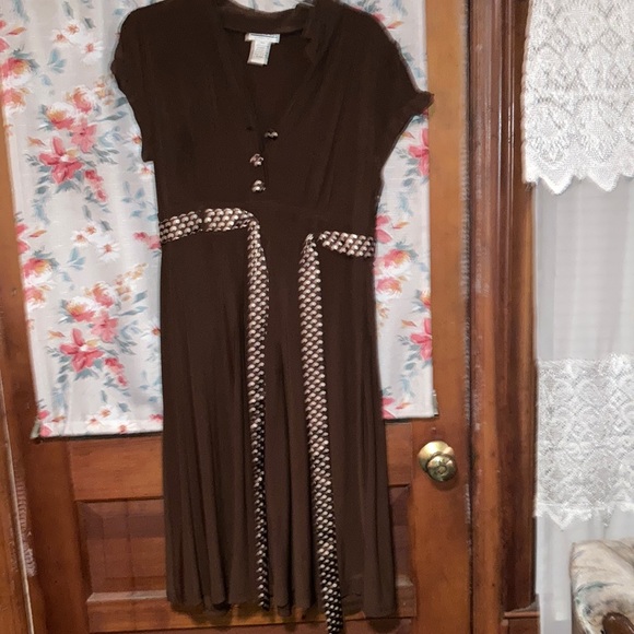 Signature by Robbie Bee Dresses & Skirts - Short sleeved Brown dress with faux satin white polka dot belt.